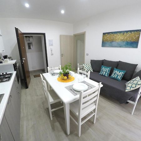 Midos Home Syracuse Luaran gambar