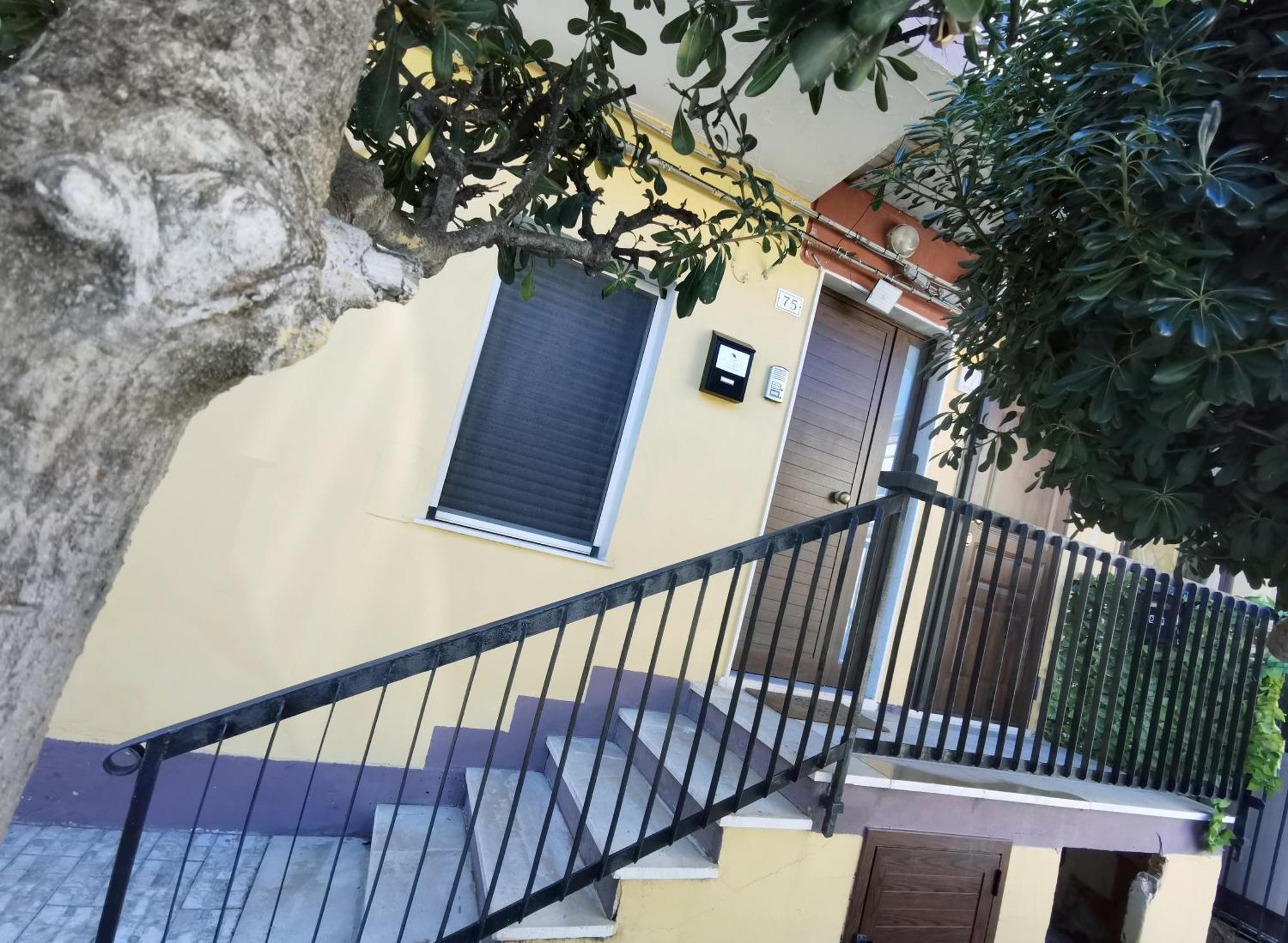 Midos Home Syracuse Luaran gambar